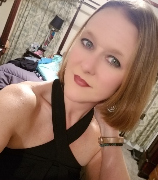 Meet your Posher, Jennifer - Picture 3 of 8